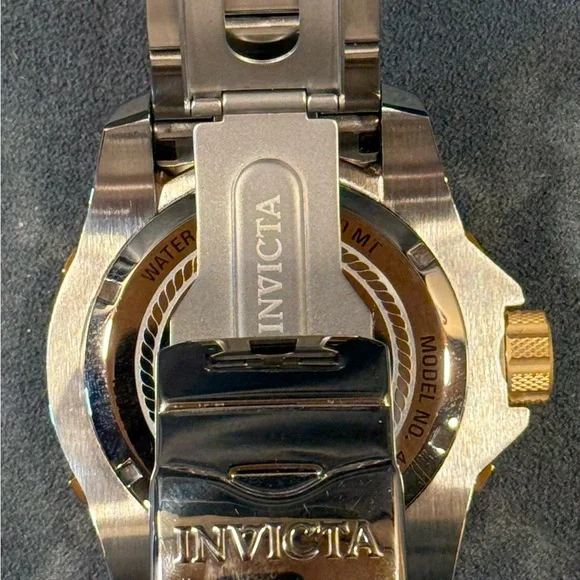 ThermoGlow Men Model 42343 - Men's Watch Quartz Two-Tone Silver and Gold